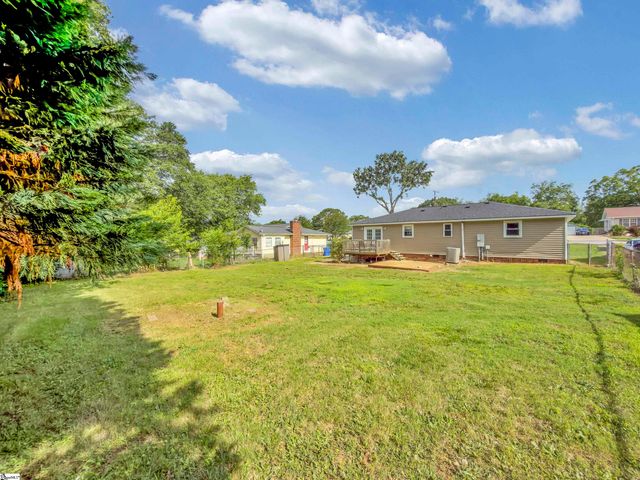 15 Childress Circle, Greenville, SC 29617