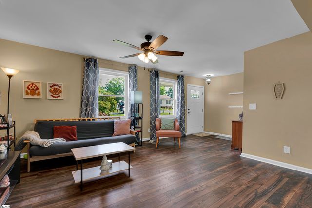 15 Childress Circle, Greenville, SC 29617