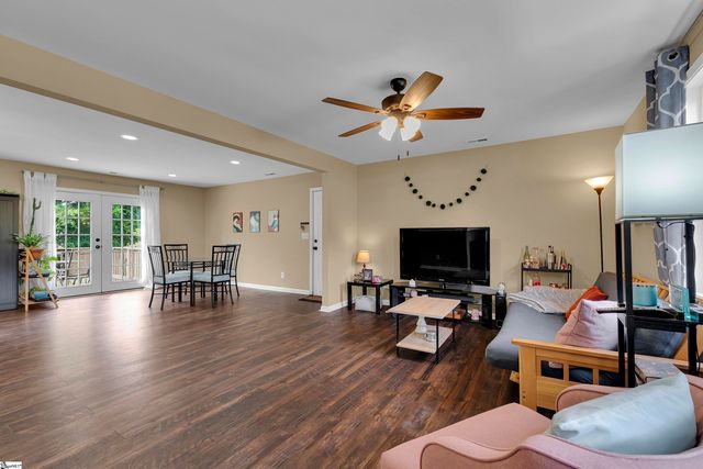 15 Childress Circle, Greenville, SC 29617