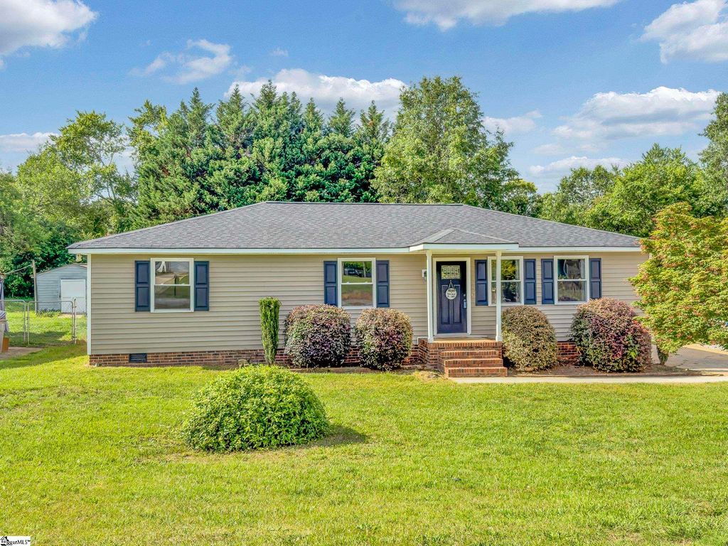 15 Childress Circle, Greenville, SC 29617