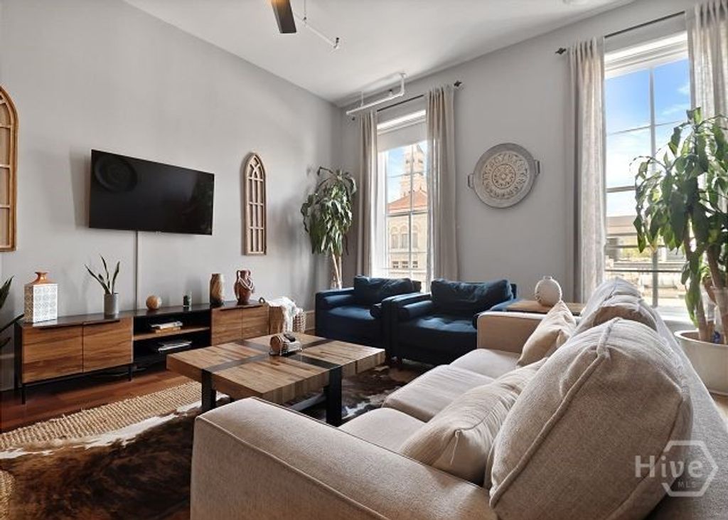 Image 13 of property listing at 105 Whitaker Street 304, Savannah, GA 31401