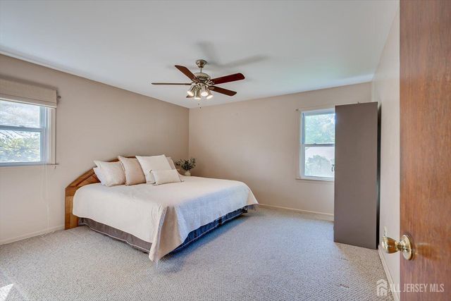 6 Sussex Court, Edison, NJ 08820