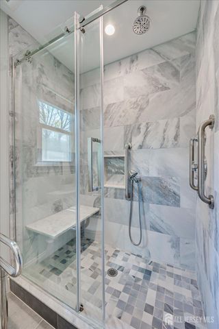 6 Sussex Court, Edison, NJ 08820