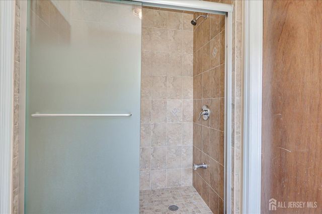 6 Sussex Court, Edison, NJ 08820