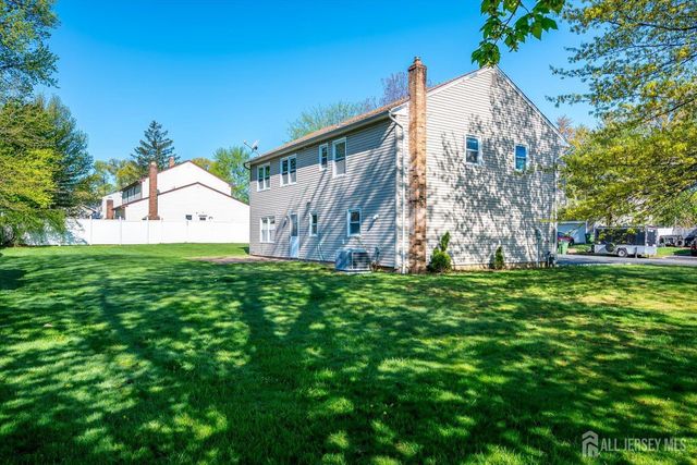 6 Sussex Court, Edison, NJ 08820