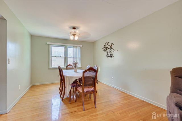 6 Sussex Court, Edison, NJ 08820