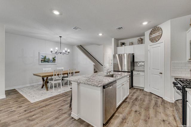 21261 Millstream, San Antonio, TX 78266