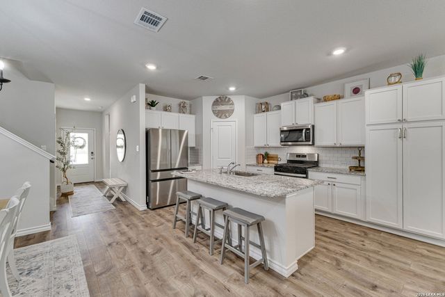 21261 Millstream, San Antonio, TX 78266