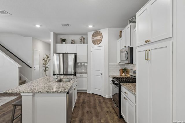 21261 Millstream, San Antonio, TX 78266