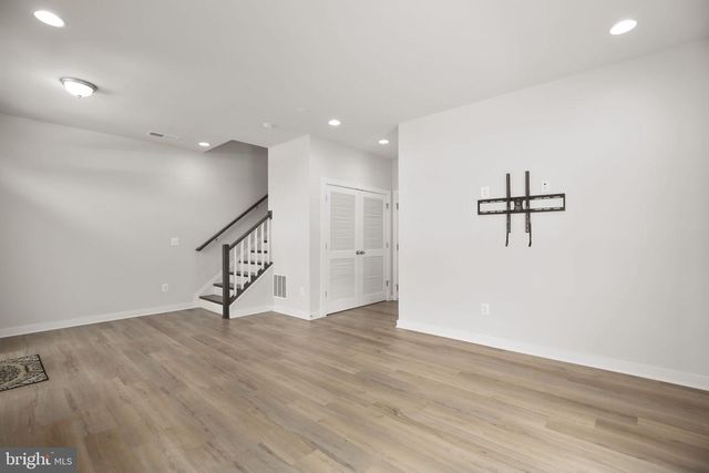 301 WILLIS ST, Fredericksburg, VA 22401