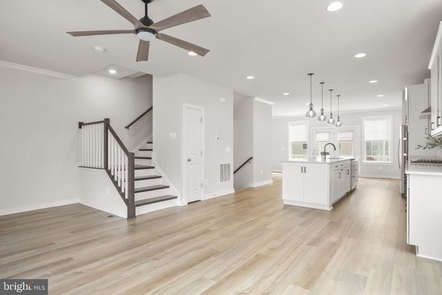 301 WILLIS ST, Fredericksburg, VA 22401