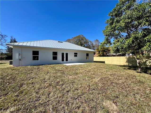 2026 80th Avenue, Vero Beach, FL 32966