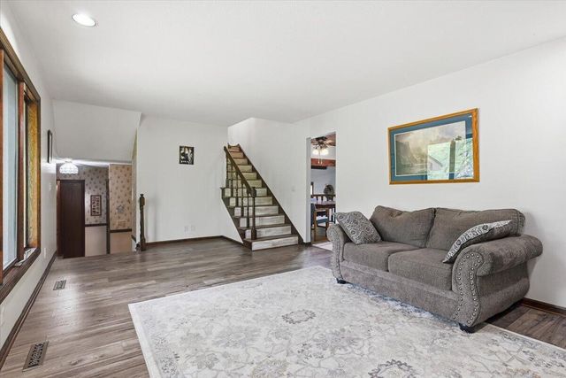 813 COLLEGE Road, Council Bluffs, IA 51503