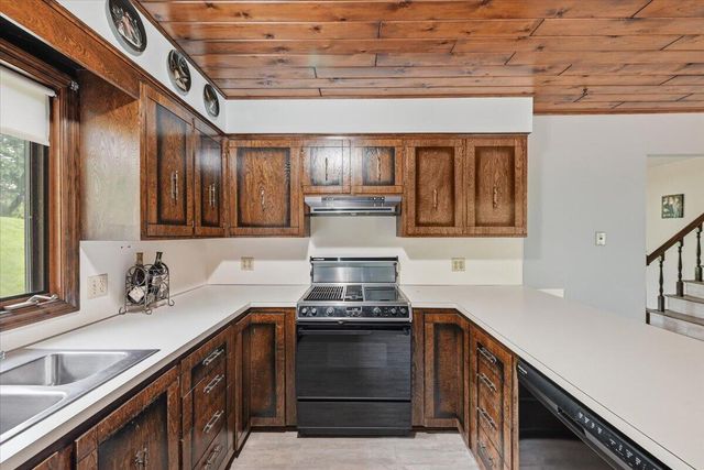 813 COLLEGE Road, Council Bluffs, IA 51503