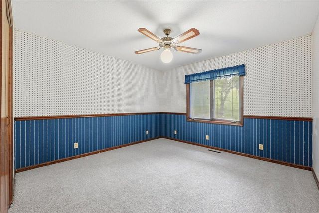 813 COLLEGE Road, Council Bluffs, IA 51503