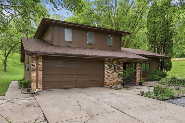 813 COLLEGE Road, Council Bluffs, IA 51503