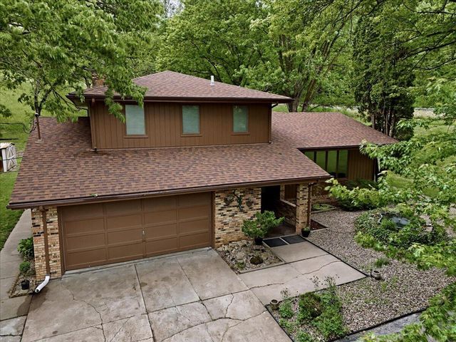 813 COLLEGE Road, Council Bluffs, IA 51503