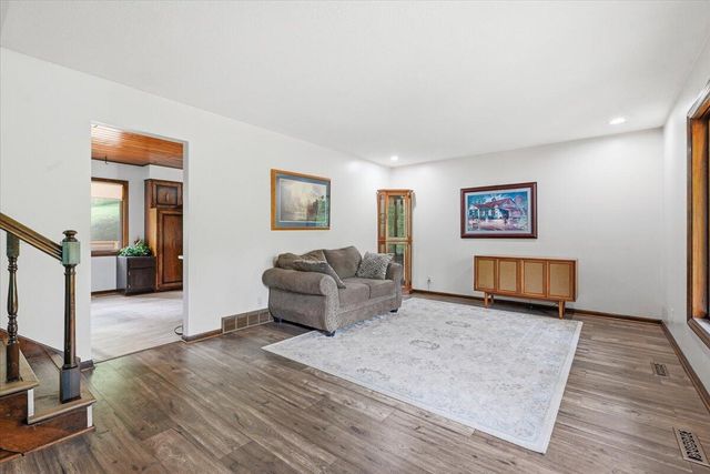 813 COLLEGE Road, Council Bluffs, IA 51503