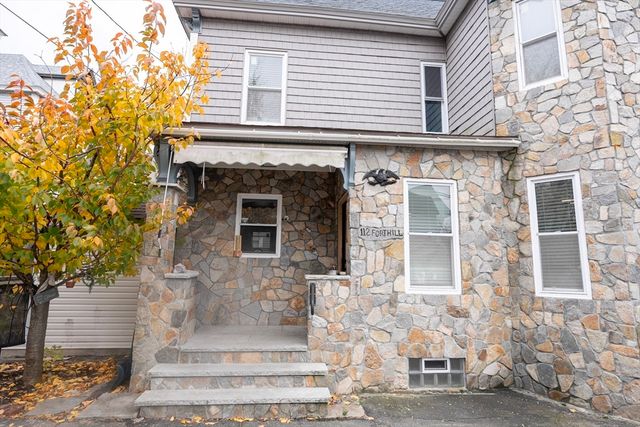 112 Fort Hill Ave, Lowell, MA 01852