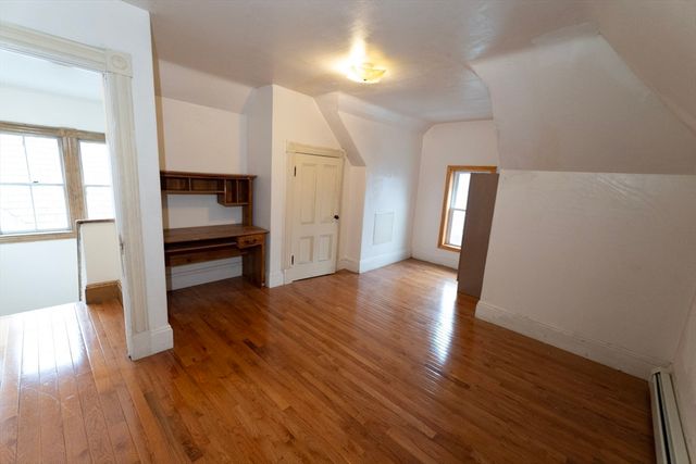 112 Fort Hill Ave, Lowell, MA 01852