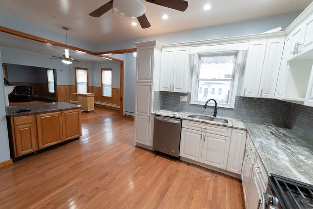 112 Fort Hill Ave, Lowell, MA 01852