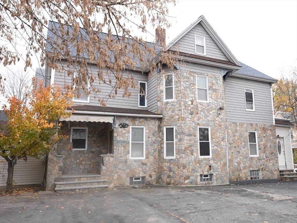 112 Fort Hill Ave, Lowell, MA 01852