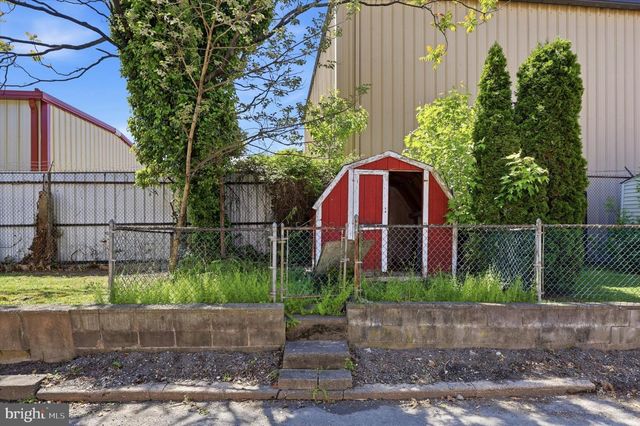 232 LE CARRA DR, Lansdowne, PA 19050