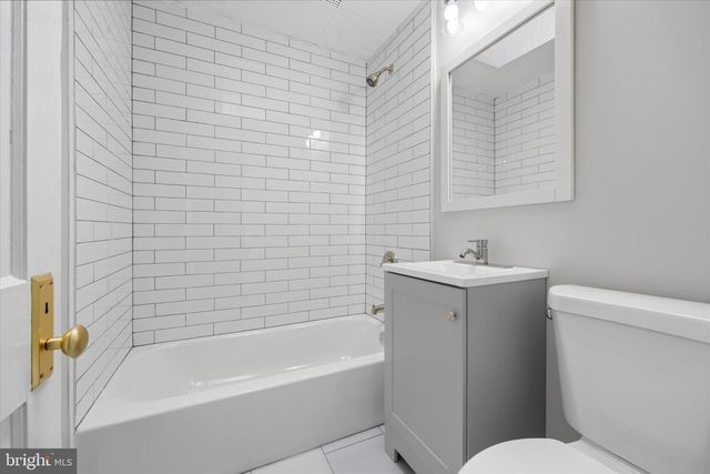 232 LE CARRA DR, Lansdowne, PA 19050