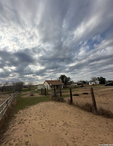 86 Fm 478, Floresville, TX 78114