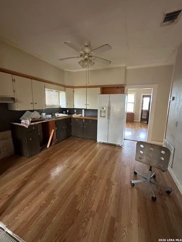 86 Fm 478, Floresville, TX 78114