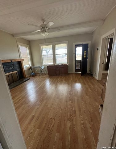 86 Fm 478, Floresville, TX 78114