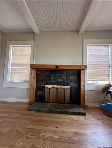 86 Fm 478, Floresville, TX 78114