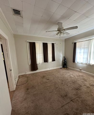 86 Fm 478, Floresville, TX 78114