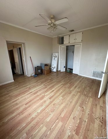 86 Fm 478, Floresville, TX 78114