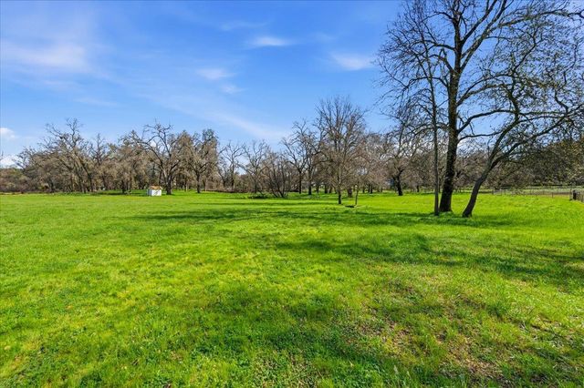 10793 Horton St, Penn Valley, CA 95946