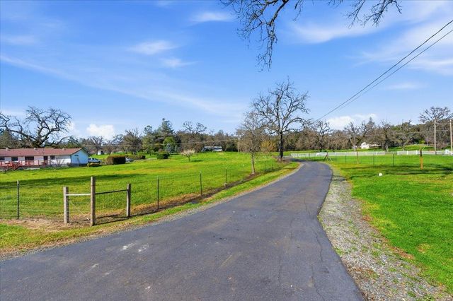 10793 Horton St, Penn Valley, CA 95946
