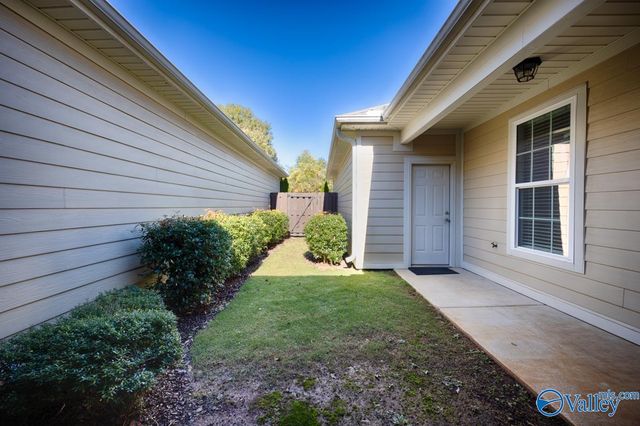 106 Moore Farm Circle NW 106, Huntsville, AL 35806