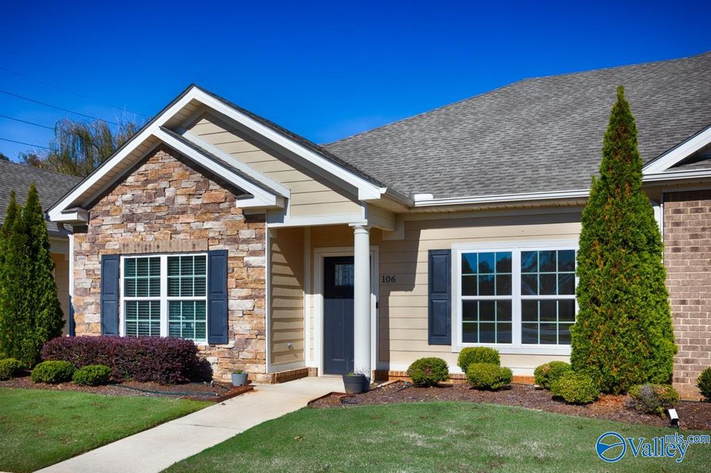 106 Moore Farm Circle NW 106, Huntsville, AL 35806