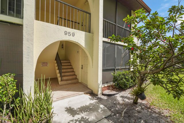 4709 Sable Pine Circle B1, West Palm Beach, FL 33417