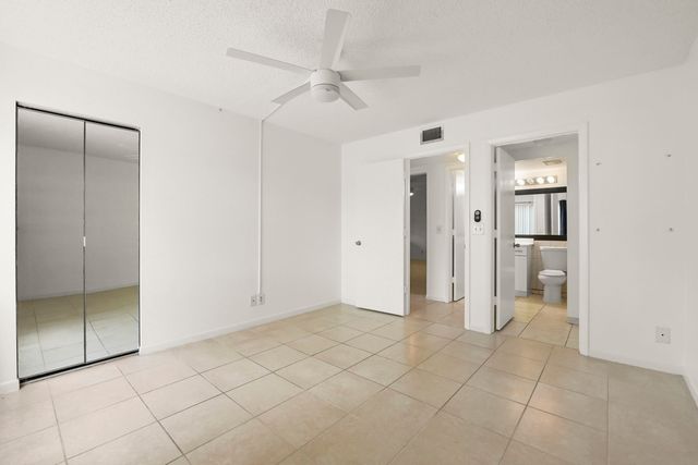 4709 Sable Pine Circle B1, West Palm Beach, FL 33417