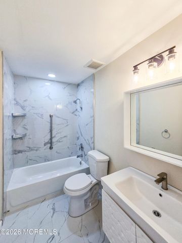 149B Maclura Plz Plaza, Monroe, NJ 08831