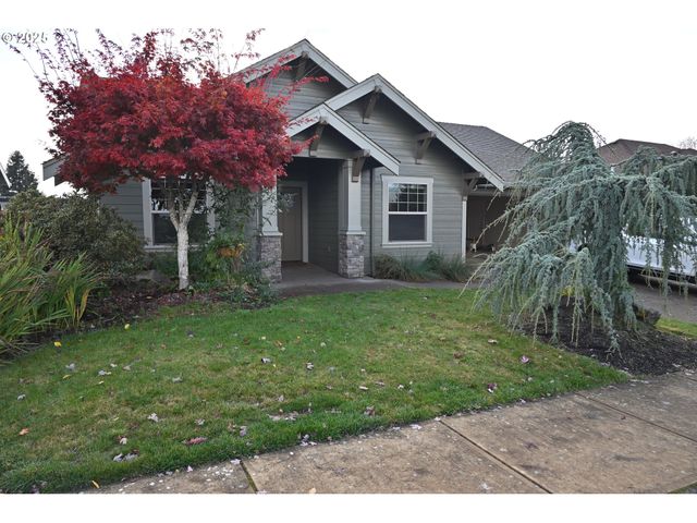403 Ne HOLIDAY Ave, Dallas, OR 97338