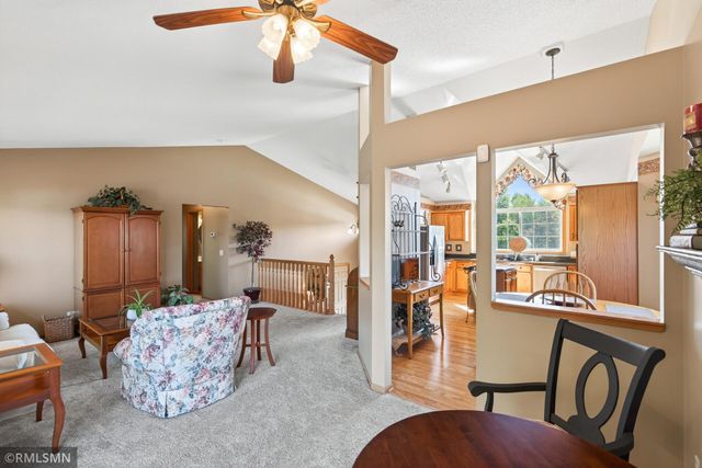 893 Marnie Circle S, Maplewood, MN 55119
