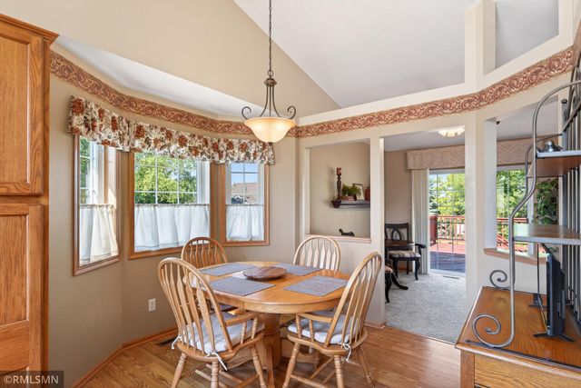 893 Marnie Circle S, Maplewood, MN 55119