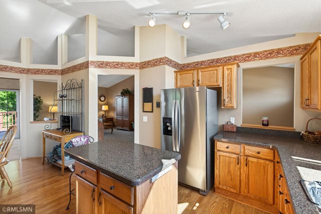 893 Marnie Circle S, Maplewood, MN 55119