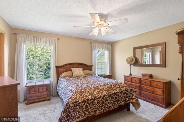 893 Marnie Circle S, Maplewood, MN 55119