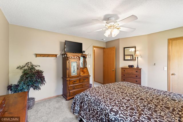 893 Marnie Circle S, Maplewood, MN 55119