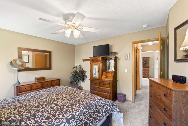 893 Marnie Circle S, Maplewood, MN 55119