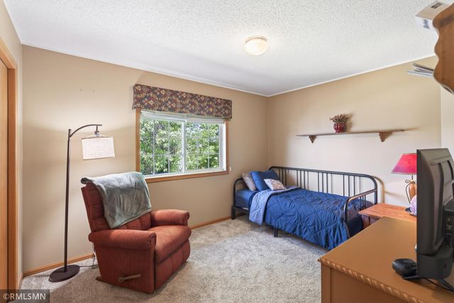 893 Marnie Circle S, Maplewood, MN 55119