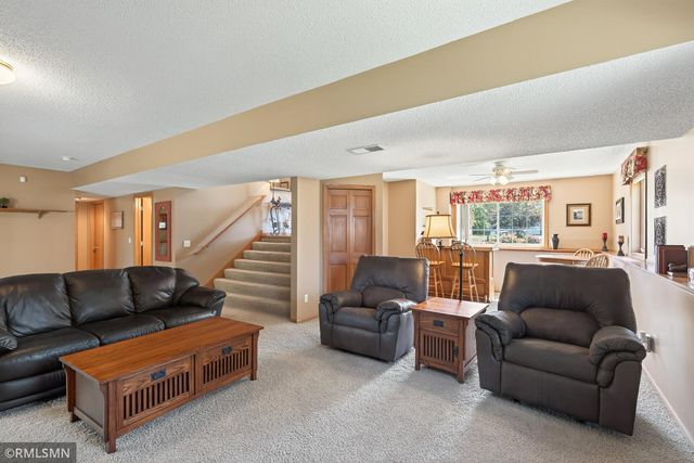 893 Marnie Circle S, Maplewood, MN 55119